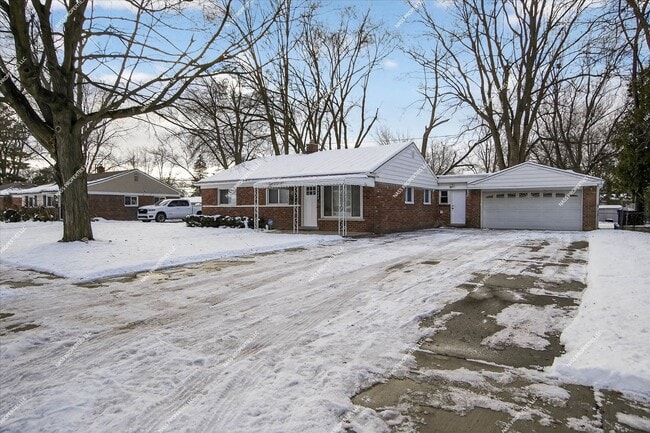 28555 Stuart Ave in Southfield, MI - Building Photo - Building Photo