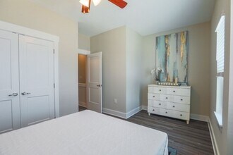 238 N Sand Palm Rd in Freeport, FL - Foto de edificio - Building Photo