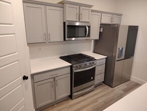 5905 Barsanti Ave in Bakersfield, CA - Building Photo - Building Photo