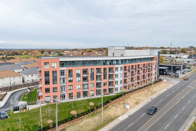 Harbour10 in Whitby, ON - Building Photo - Building Photo