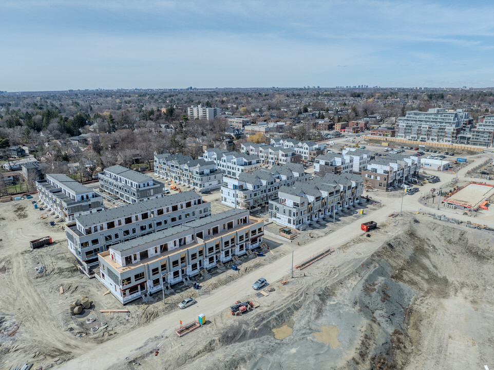 Brightwater Condos in Mississauga, ON - Building Photo