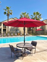 Summer Brook Apartments: Your Oasis of Comfort and Style in San Diego, CA - Foto de edificio - Building Photo