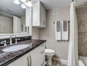 2201 Wolf St in Dallas, TX - Building Photo - Building Photo
