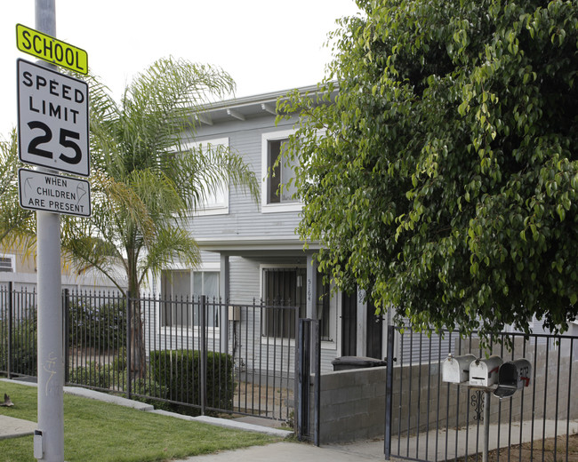 5160-5166 Imperial Ave in San Diego, CA - Foto de edificio - Building Photo