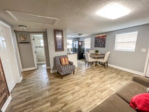 916 E M.L.K. Jr Blvd, Unit APT 2 in Tampa, FL - Building Photo - Building Photo