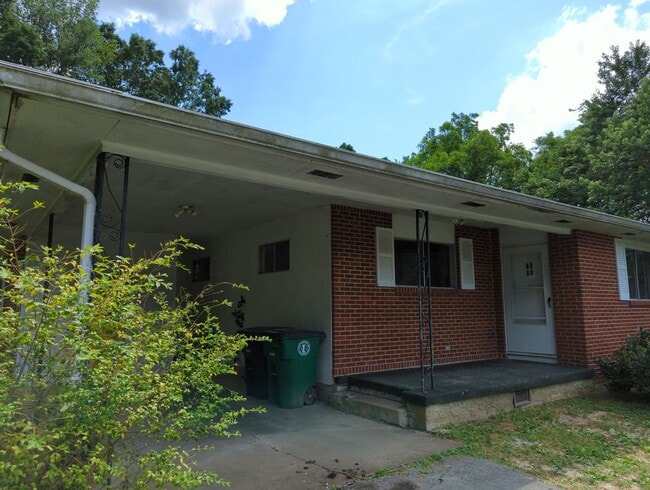 property at 1302 Ridgefield Cir