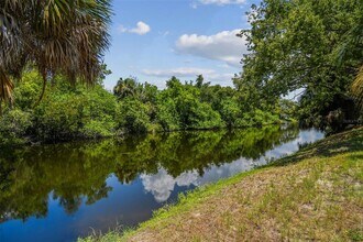 4244 Tamargo Dr in New Port Richey, FL - Foto de edificio - Building Photo