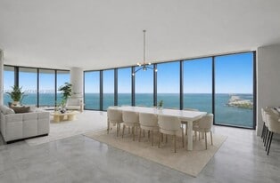 175 SE 25th Rd in Miami, FL - Building Photo