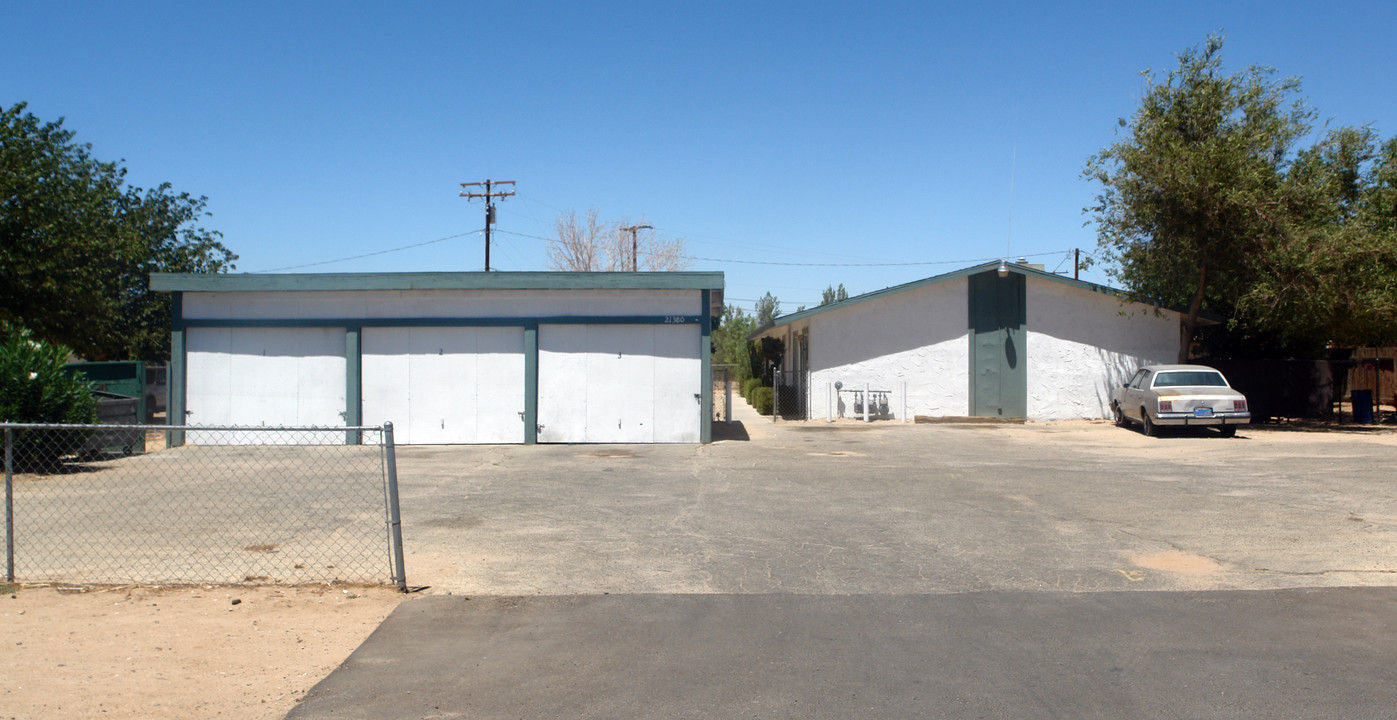 21380 Nisqually Rd in Apple Valley, CA - Building Photo