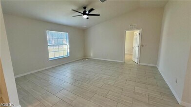 1105 NE 6th Pl in Cape Coral, FL - Building Photo - Building Photo