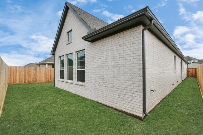 property at 211 Amaranth Wy