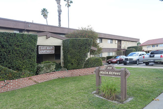 East Main Apartments in Santa Maria, CA - Foto de edificio - Building Photo