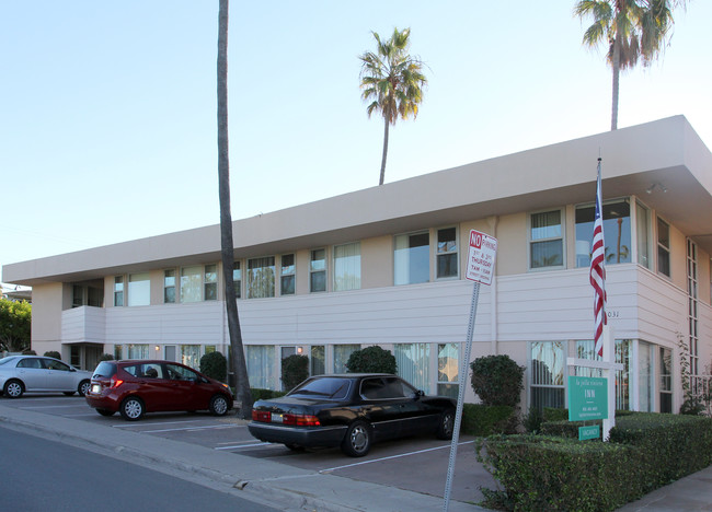 2031 Paseo Dorado in La Jolla, CA - Foto de edificio - Building Photo