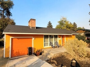 442 NE Hawthorne Ave in Bend, OR - Building Photo - Building Photo