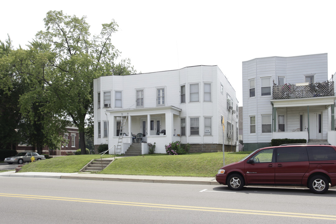 818-820 Broad St in St. Joseph, MI - Building Photo