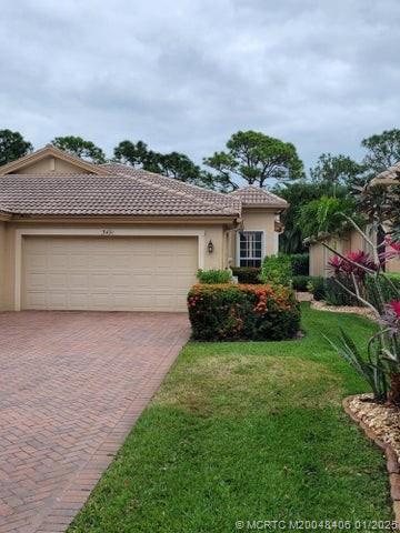 3491 NW Willow Creek Dr in Jensen Beach, FL - Building Photo