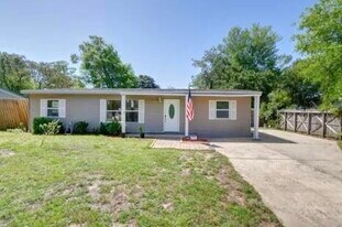 419 Westminster Rd in Fort Walton Beach, FL - Building Photo