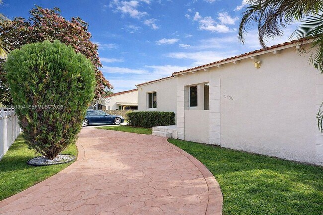 3780 SW 1st St in Coral Gables, FL - Building Photo - Building Photo