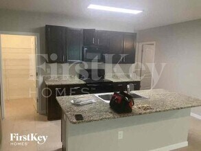 1807 Greenwood Valley Dr in Plant City, FL - Building Photo - Building Photo