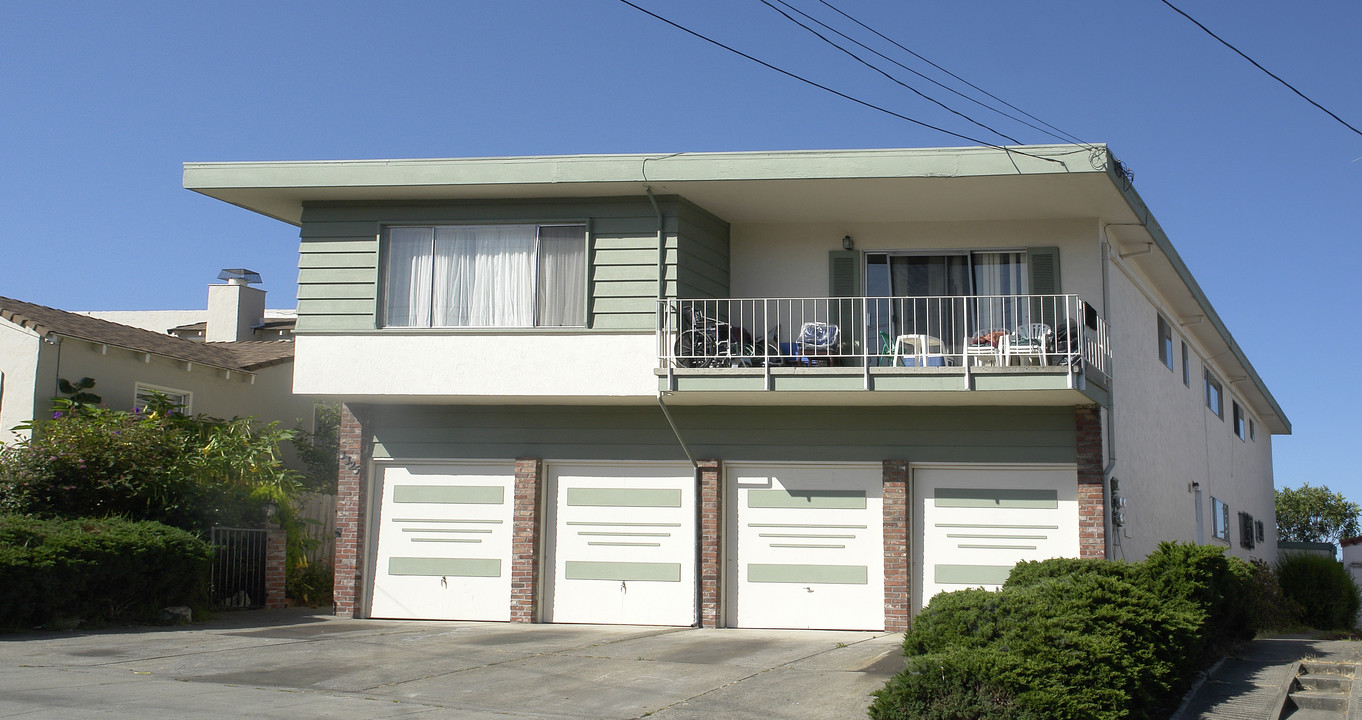 3325 Georgia St in Oakland, CA - Building Photo