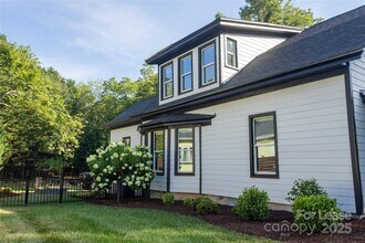 311 S Academy St in Mooresville, NC - Building Photo - Building Photo