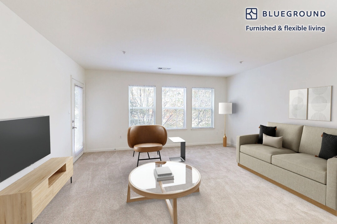 1569 Onyx Dr in Tysons, VA - Building Photo