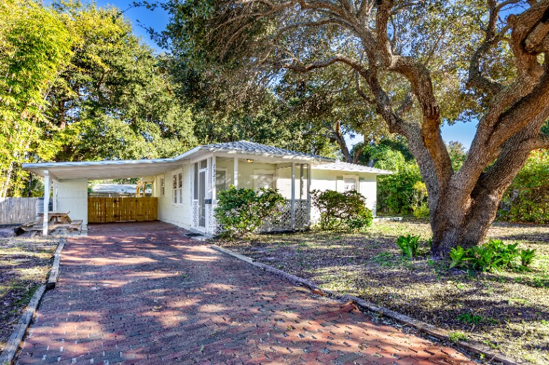 7321 6th Ave N in St. Petersburg, FL - Building Photo