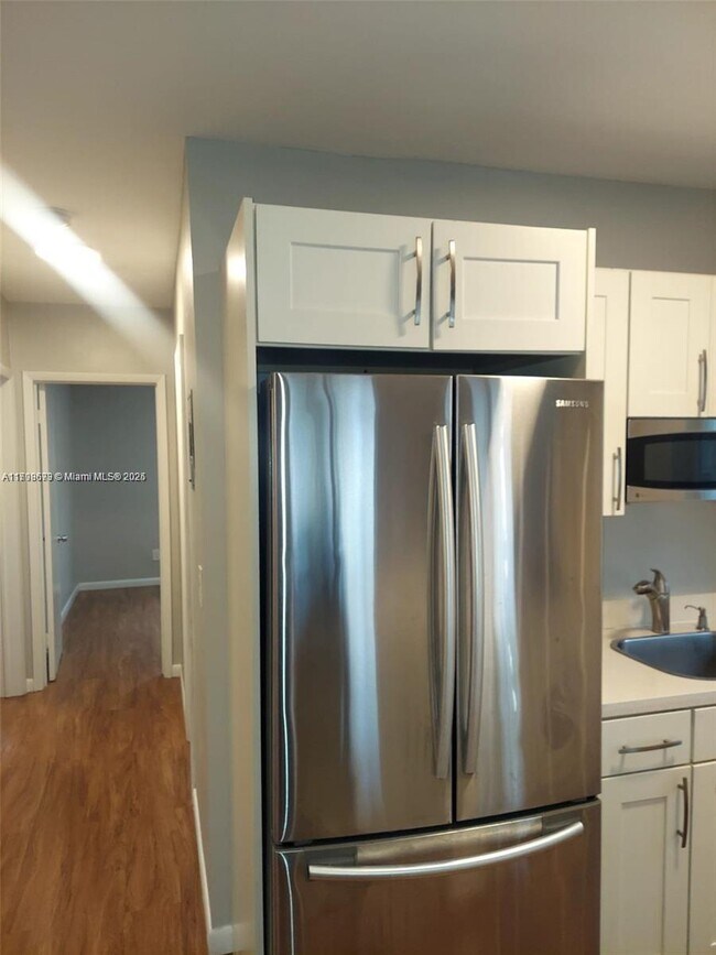 7430 Carlyle Ave in Miami Beach, FL - Building Photo - Building Photo