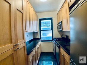 EAST 56 STREET in New York, NY - Building Photo - Building Photo