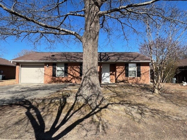 property at 103 Jardin Ct