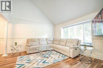 106 Marentette Dr in Lakeshore, ON - Building Photo - Building Photo