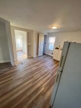 103 Walnut St, Unit 3rd floor in Waterbury, CT - Building Photo - Building Photo