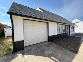 55 Ironwood Rd in Levittown, PA - Building Photo - Building Photo
