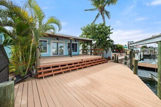 44 Aqua Ra Dr in Jensen Beach, FL - Building Photo - Building Photo