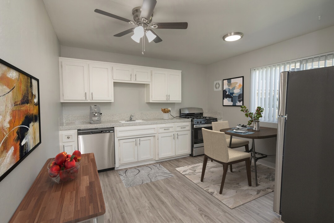Park Place at Land Park in Sacramento, CA - Building Photo