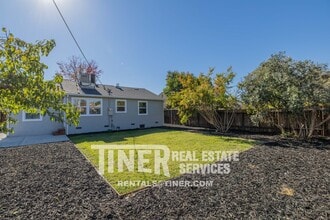 1519 Dickson St in Sacramento, CA - Building Photo - Building Photo