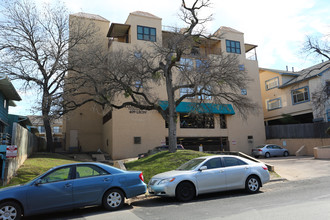 Stoneleigh Condos in Austin, TX - Building Photo - Building Photo