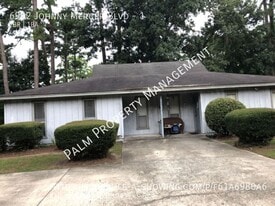 6902 Johnny Mercer Blvd in Savannah, GA - Building Photo