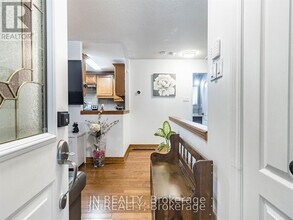 23 Hazelglen Ct in Brampton, ON - Building Photo - Building Photo