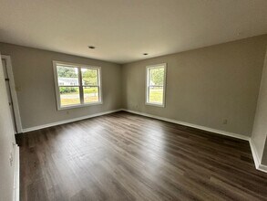 7446 Bellehaven Dr in Gloucester Point, VA - Building Photo - Building Photo