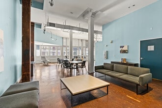 United Jewelers and Lee Hardware Apartments in Shreveport, LA - Building Photo - Interior Photo