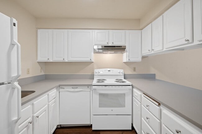 Norge Apartments of Edmonds.