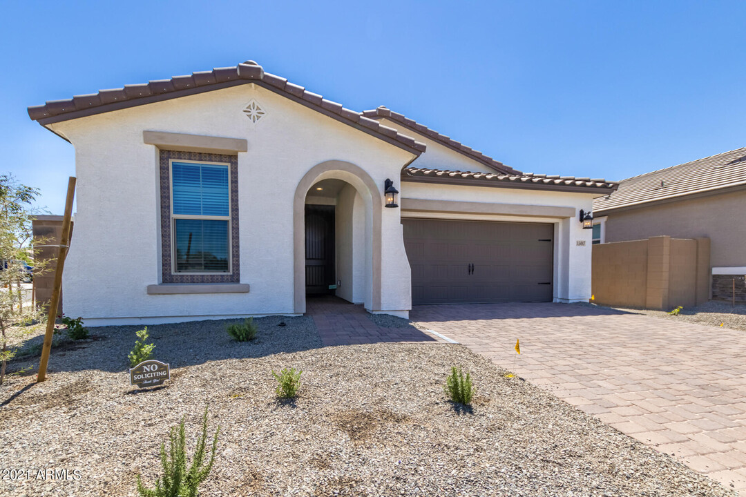 1507 S Honeysuckle Ln in Gilbert, AZ - Building Photo