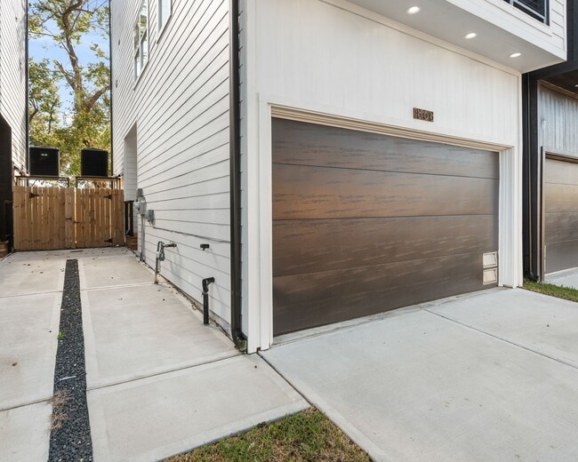 872 E 35th St in Houston, TX - Building Photo - Building Photo