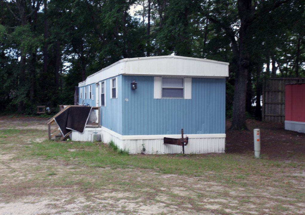 Melrose Mobile Home Community in Wilmington, NC - Building Photo