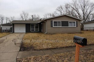 7019 Van Buren Ln in Merrillville, IN - Building Photo