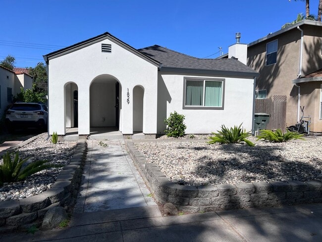 property at 1829 Burnett Wy