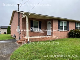524 Wilson St in Lenoir City, TN - Building Photo