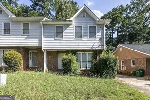 4887 Autumn Cir in Stone Mountain, GA - Building Photo