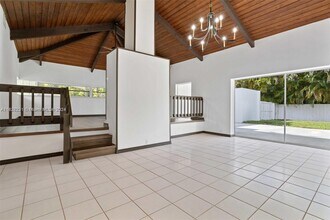 18490 SW 83rd Ave in Cutler Bay, FL - Foto de edificio - Building Photo